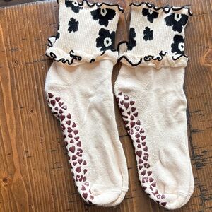 Lucky Honey Pilates Floral Ruffle Grip Socks